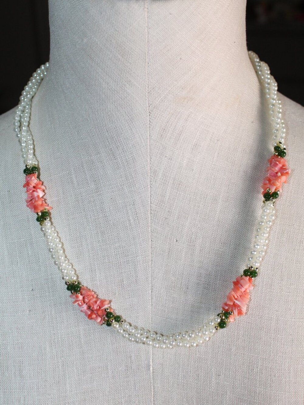 Vtg 3-Strand Torsade Simulated Pearl Pink Coral Gold-Tone & Green Beads Necklace